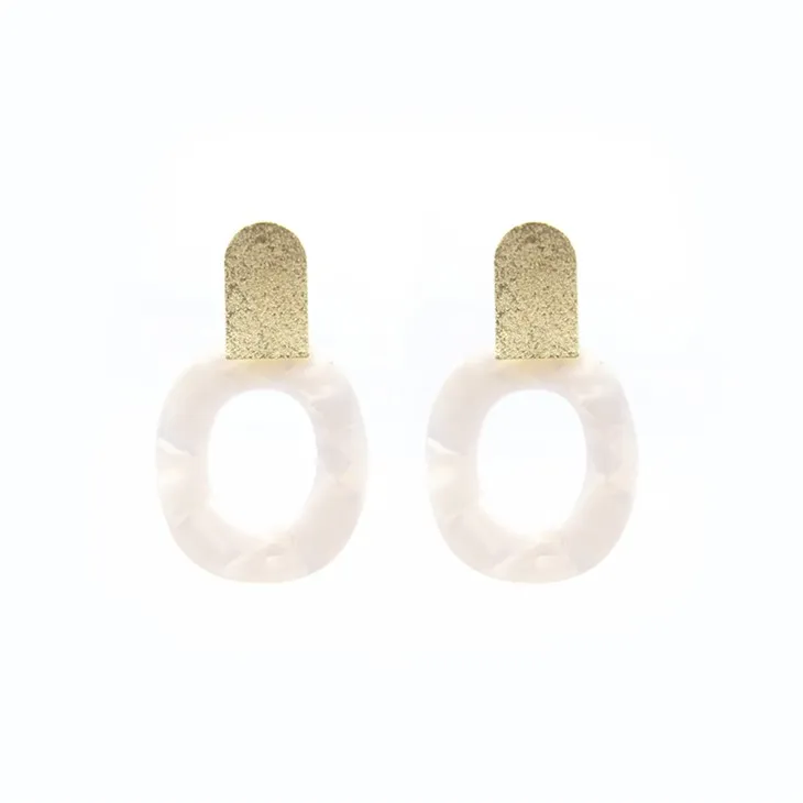 Eyrnalokkar með skartgripum